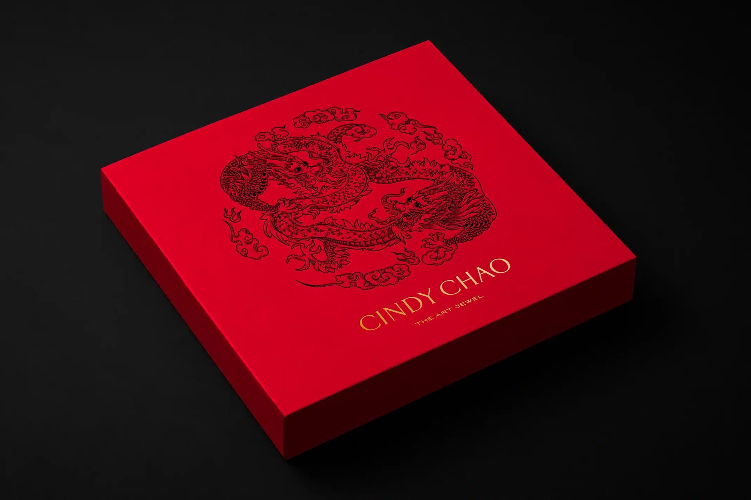 coffret cadeau rouge avec illustration de dragon, variante Cindy Chao