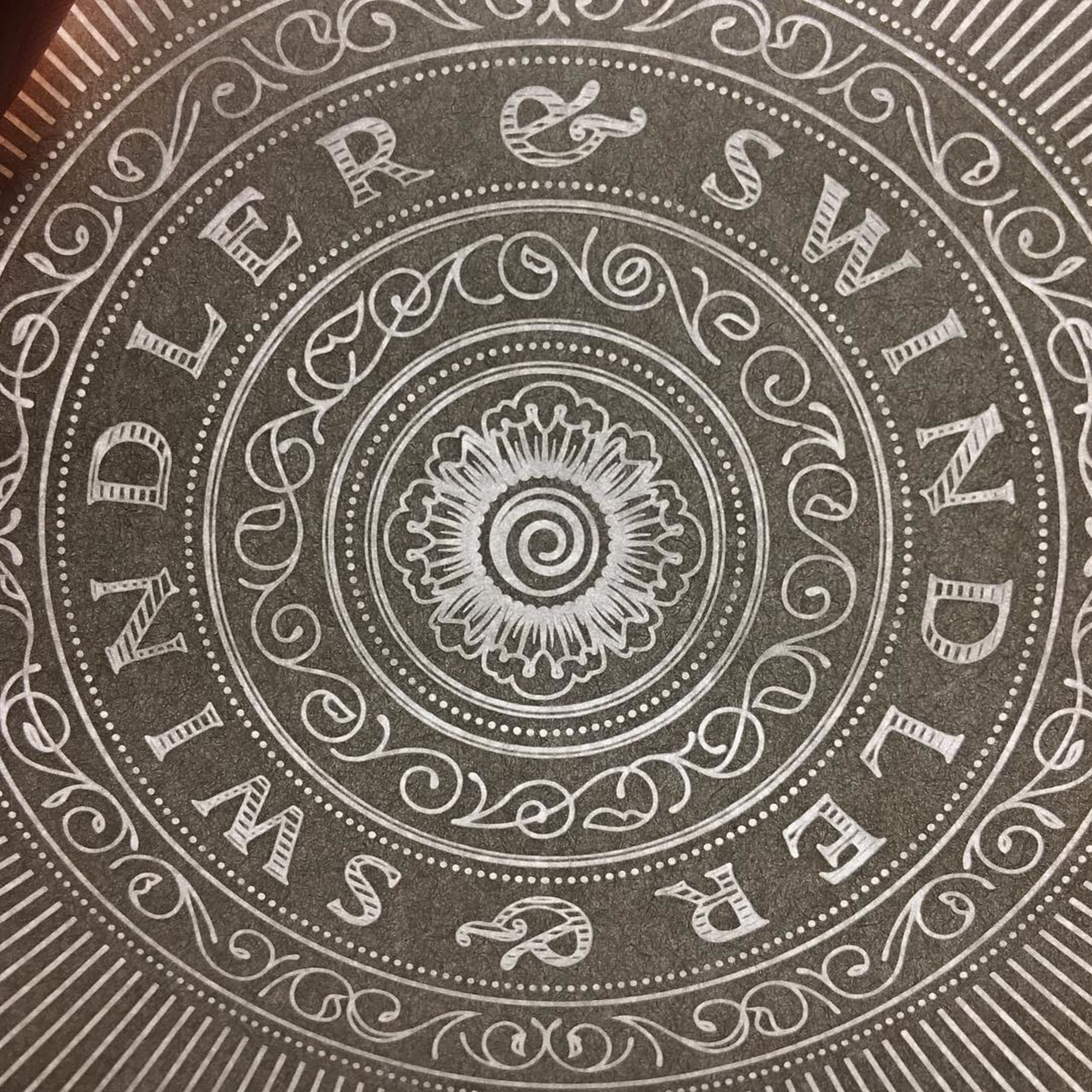 étiquette illustrée circulaire, fond neutre