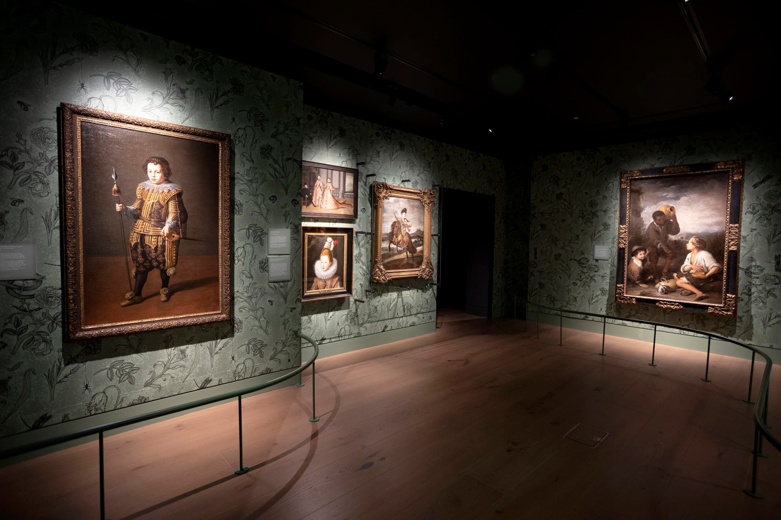 exposition The Spring of Life, plusieurs œuvres encadrées présentées