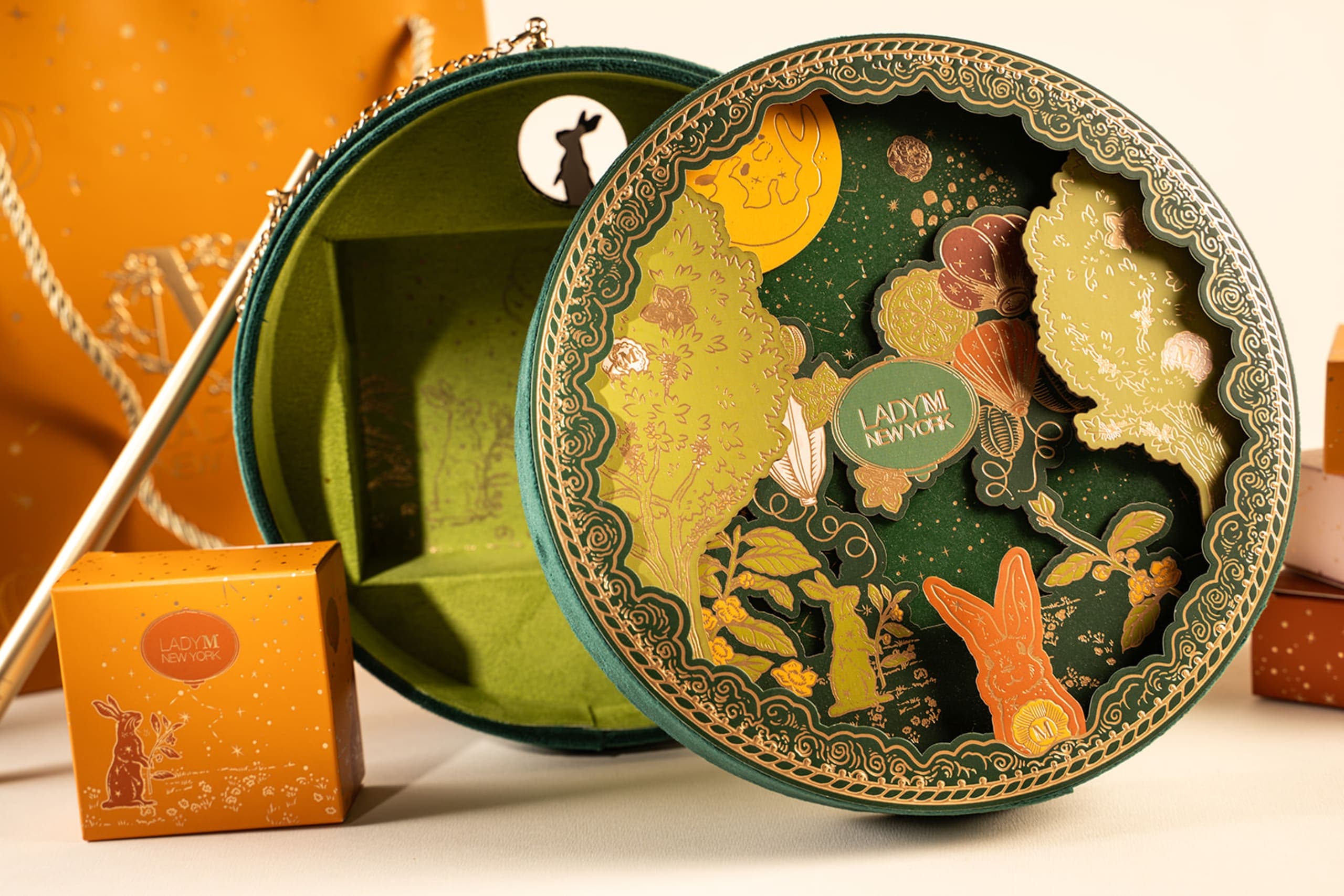 coffret cadeau illustré Lady M avec intérieur au motif animal